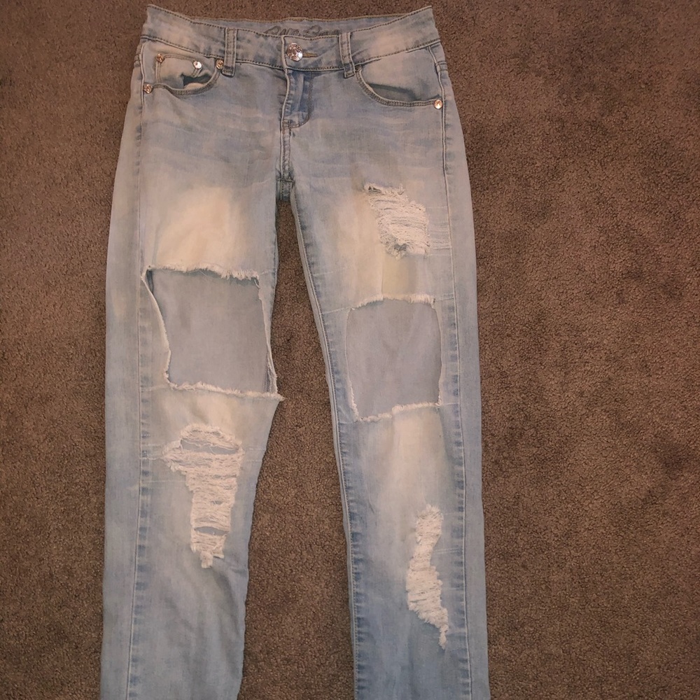 Trendy Distressed Light Wash Jeans